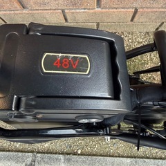 凄く綺麗な折りたたみ電動自転車の画像