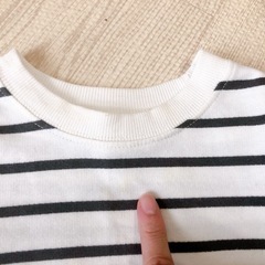 ボーダー柄トレーナー　80サイズ　の画像
