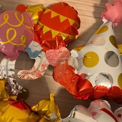 ダイソー フライングタイガー 誕生日 バルーン 5歳 2歳 ろうそく クラッカー キャンドル DAISO flying tigerの画像