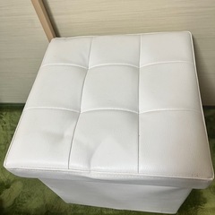 折り畳み　収納BOX スツール　白２点あり　の画像