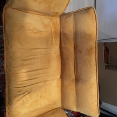 無料！！2人掛けソファー　マスタード色の画像