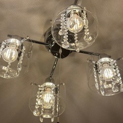 モダンシャンデリア 4灯 クリスタルの画像