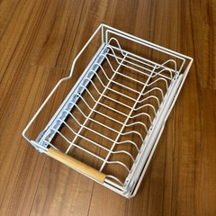 引き出し型食器収納ラックの画像