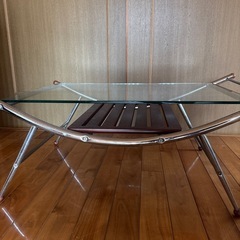 ガラステーブルの画像