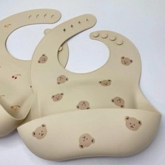 ⭐︎新品未使用⭐︎シリコンお食事エプロンの画像