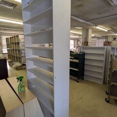 木製本棚の画像