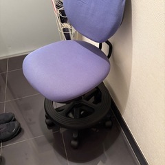 キャスター付きチェアの画像