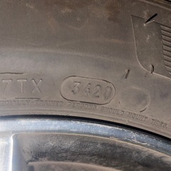 スタッドレスタイヤ　185/60R15の画像