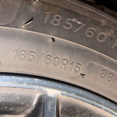 スタッドレスタイヤ　185/60R15の画像