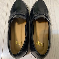 未使用に近い Dip 黒 ローファー 21.0cmの画像