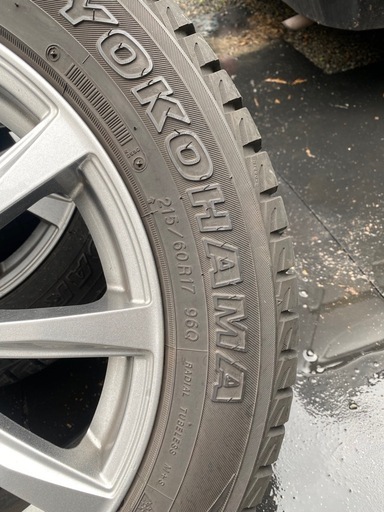 215/60R17 スタッドレスタイヤ　ホイール付き　カローラクロス等