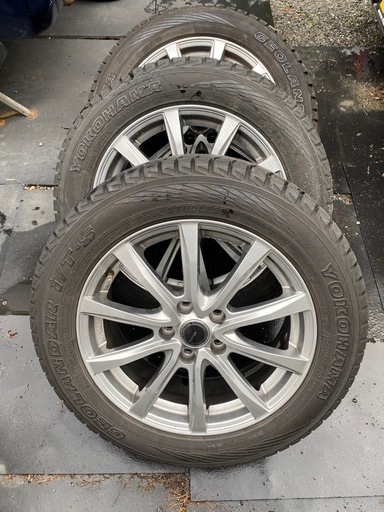 215/60R17 スタッドレスタイヤ　ホイール付き　カローラクロス等