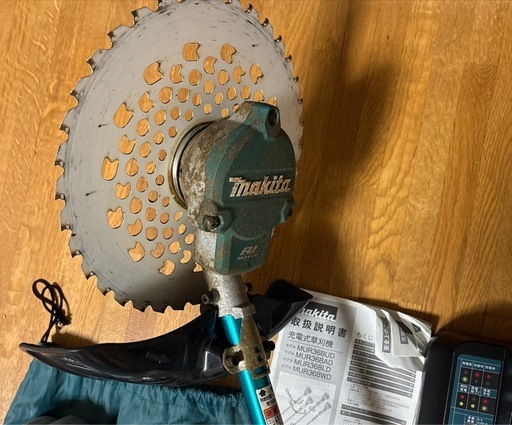 お話し中　マキタ（makita） 36V(18v×2) 充電式草刈機MUR368UDG2