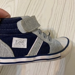 未使用に近い Lee ハイカットスニーカー グレー/ネイビー 16cmの画像