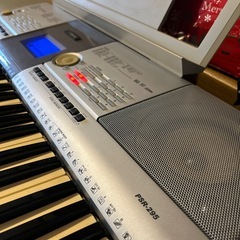 YAMAHA PSR-295ポータブルキーボードの画像