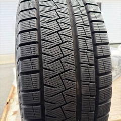 【値下げ‼️】アル・ベルスタッドレスタイヤの画像