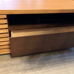 テレビボードの画像