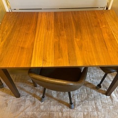 食卓セットの画像