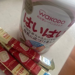 明治ほほえみらくらくミルク200ml x21　＆　はいはい缶　＆　おまけの画像