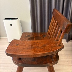 矢澤金太郎作　総漆塗りの木肌が美しく味わい深い肘掛け付き椅子(1脚定価約21万）の画像