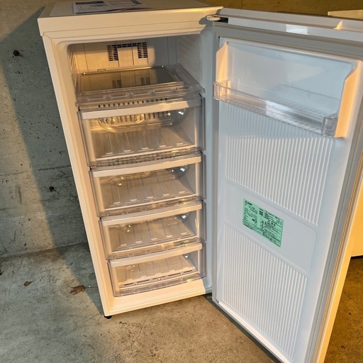 三菱 ノンフロン 冷凍庫 MF-U12H-W 2023年製