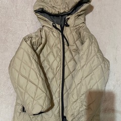 子供用　中綿リバーシブルアウター　カーキベージュ110センチの画像