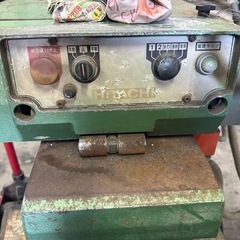 木を削る機械の画像