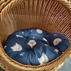 ラタン製猫用ハウス 中型 ベージュの画像