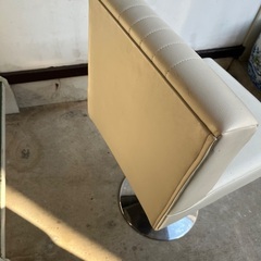 バーチェア　カウンターチェア　ハイチェア　椅子　白色　一脚の画像