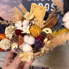 ドライフラワー木の実　フラワーアレンジメント　丸型　ハンドメイドの画像