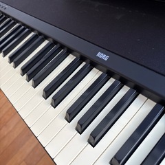 電子ピアノ　KORGの画像