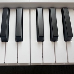 【新品同様】軽量！折りたたみできる電子ピアノの画像