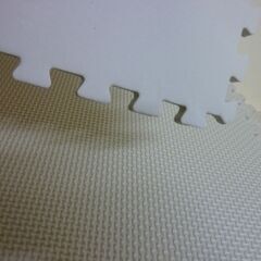 ※取引中/売約済***********　中古美品　ジョイントマット 43cm 厚み10mm 27枚　 防音 保温性 床暖房対応 ノンホルムアルデヒドの画像