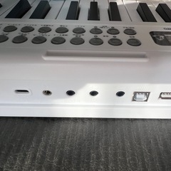 【新品同様】軽量！折りたたみできる電子ピアノの画像