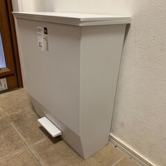 通路で使えるペダルペール 45L 薄型 ゴミ箱 ニトリ