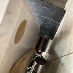 ⭐︎1年間保証⭐︎ハイセンス　4kチューナー内蔵43型液晶テレビ　TVスタンドセット　2023年製　43E7Hの画像