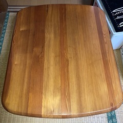 折りたたみテーブルの画像