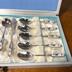 新品未使用 アヅマ AZUMA カトラリーセット 青い花柄 12点の画像