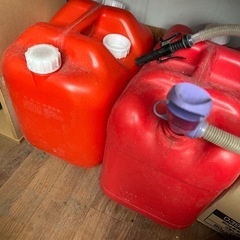 灯油20ℓ入れ2個の画像