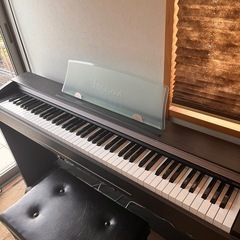 電子ピアノ　イス付きの画像