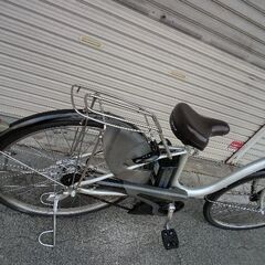 [YAMAHA]PAS Natura.M(ナチュラM)26吋 電動アシスト自転車 6.2Ahバッテリー+充電器(シルバー)の画像