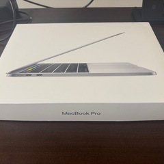 Apple MacBook Pro 2017 13インチ Touch Bar付きの画像
