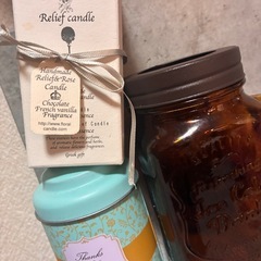 キャンドルホルダーとキャンドルの画像