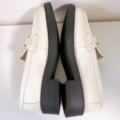 ビットローファー オフホワイト 金具 厚底 レディースの画像