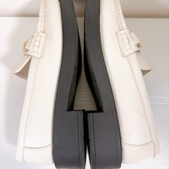 ビットローファー オフホワイト 金具 厚底 レディースの画像