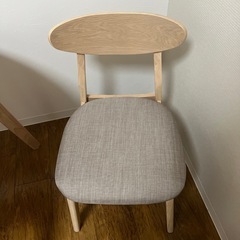 ダイニングテーブル（椅子付き）の画像