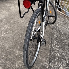 クロスバイク入門用(27㌅)お引き取りでも？個人配達でも大丈夫です。の画像