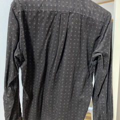 UNIQLO ブラウン Sサイズ　
長袖シャツの画像