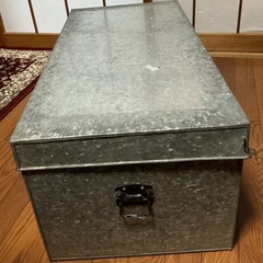 昭和レトロな衣装ケースの画像