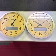 casio 壁掛け時計2つセットの画像